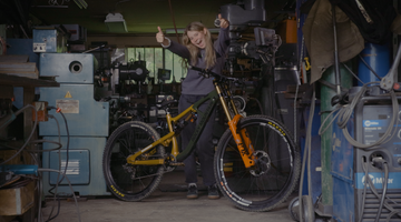 Bike-Check unserer Athlet:innen: Custom Rocky Mountain Slayer von Lucy Van Eesteren